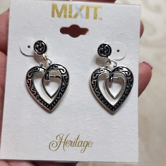 Mixit Black and Silver Heart Earrings New - Picture 2 of 4